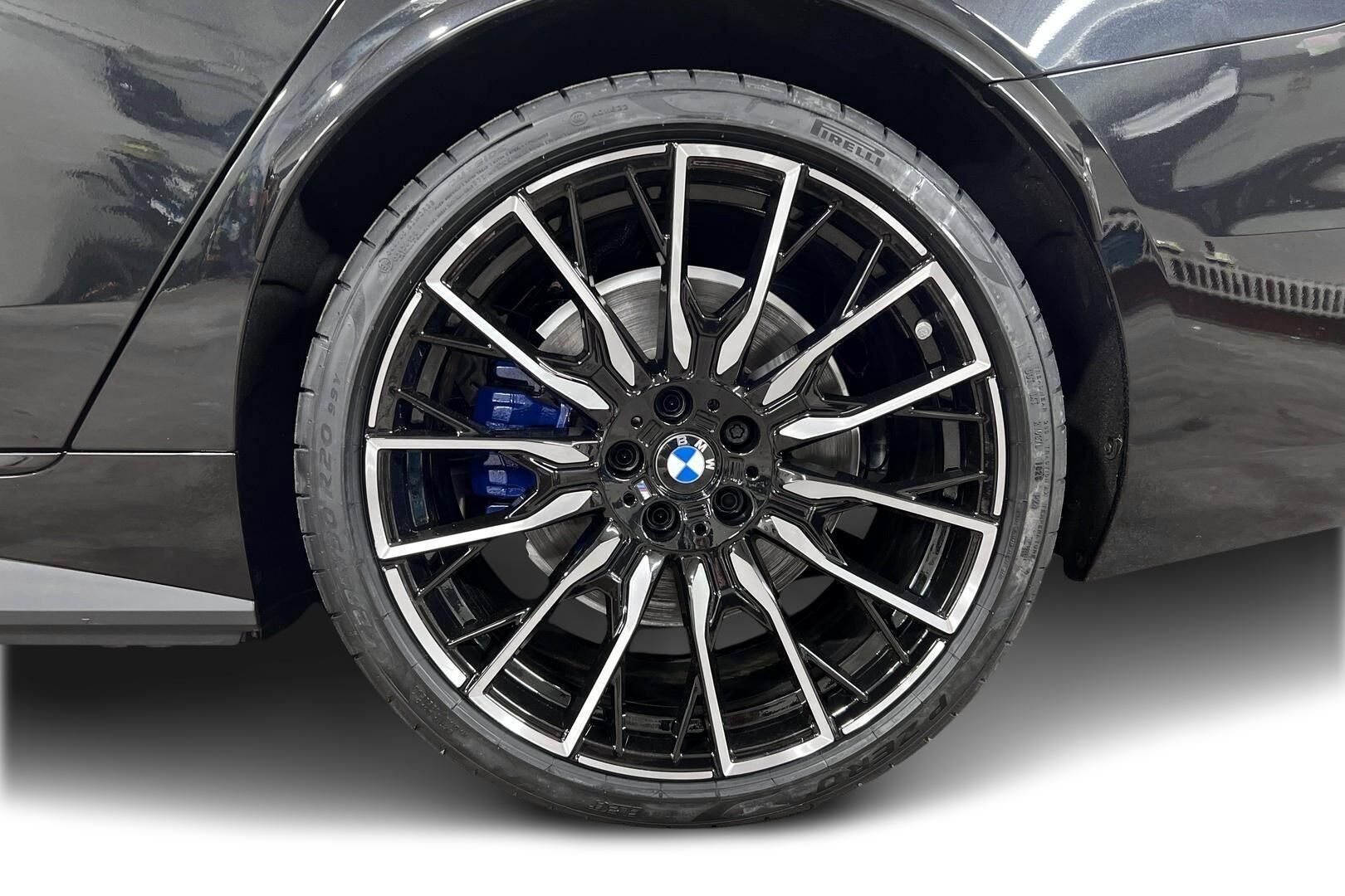BMW I4 M60 iso kuva 10