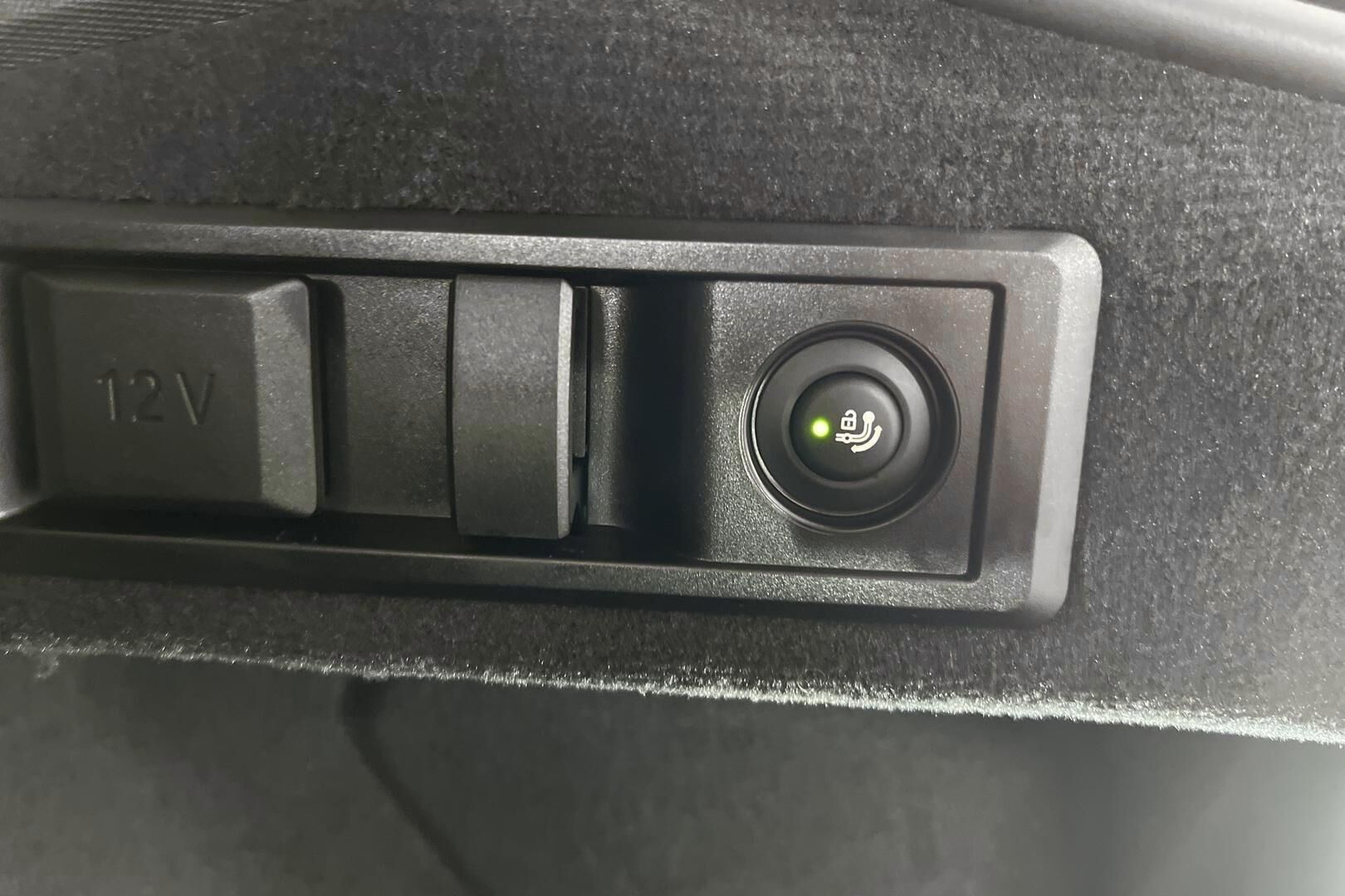 BMW I4 M60 iso kuva 11