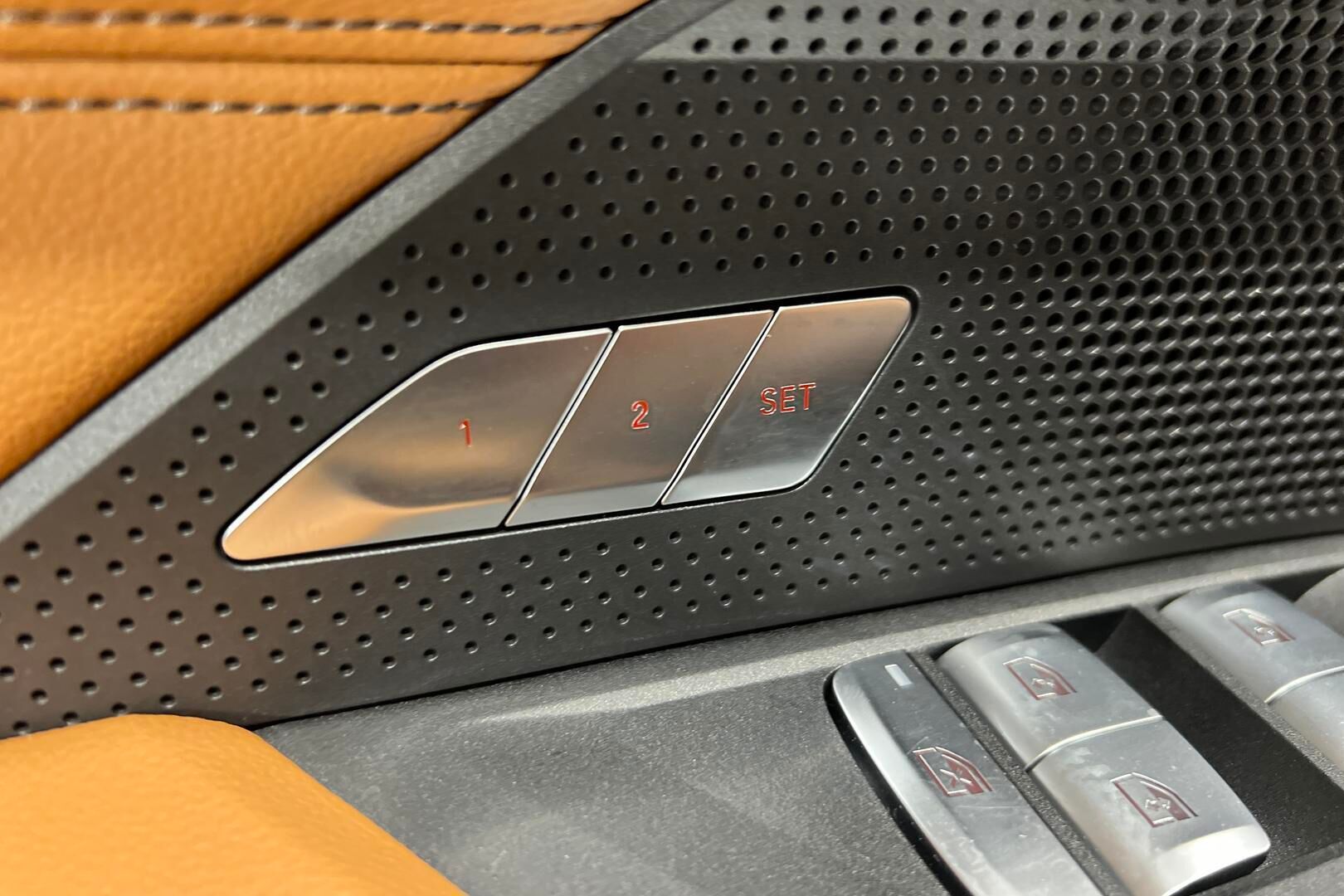 BMW I4 M60 iso kuva 12