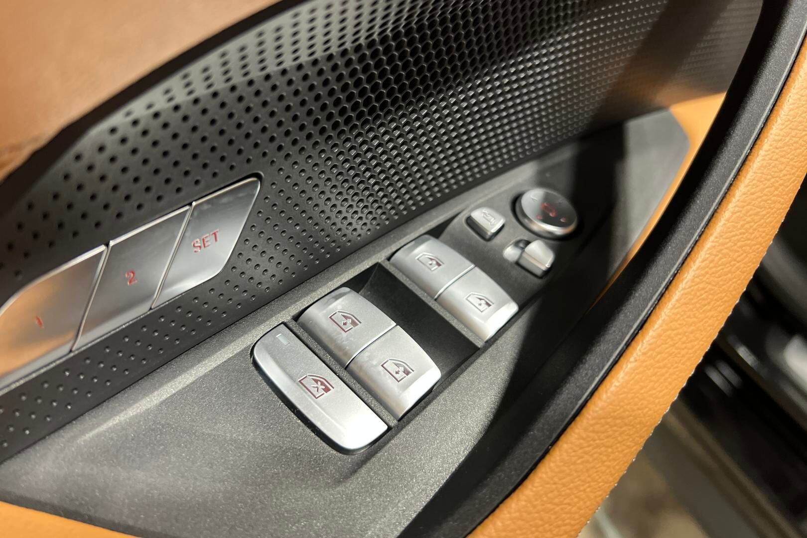 BMW I4 M60 iso kuva 13