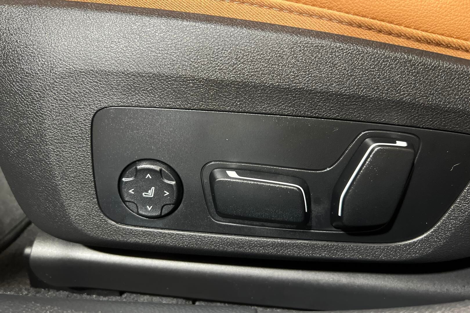 BMW I4 M60 iso kuva 14