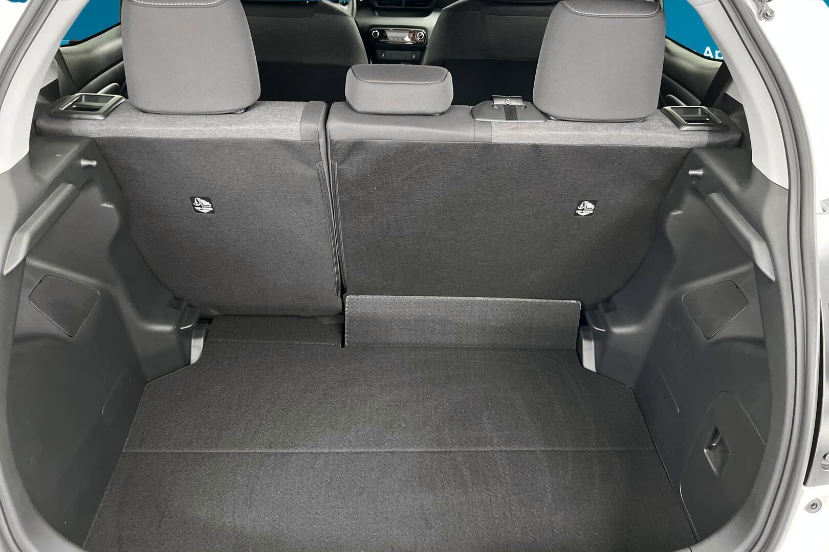 Toyota Yaris iso kuva 11