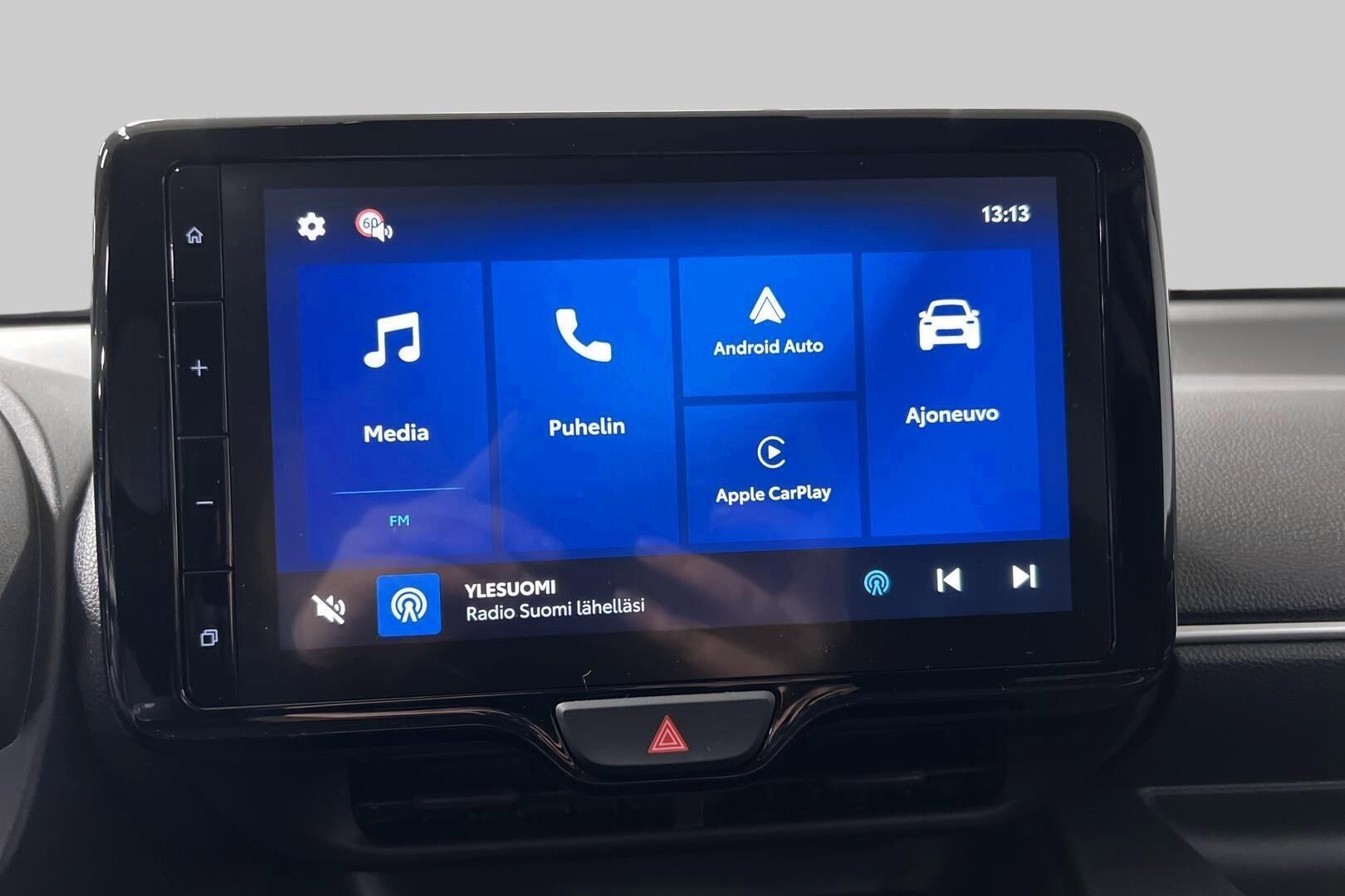 Toyota Yaris iso kuva 14