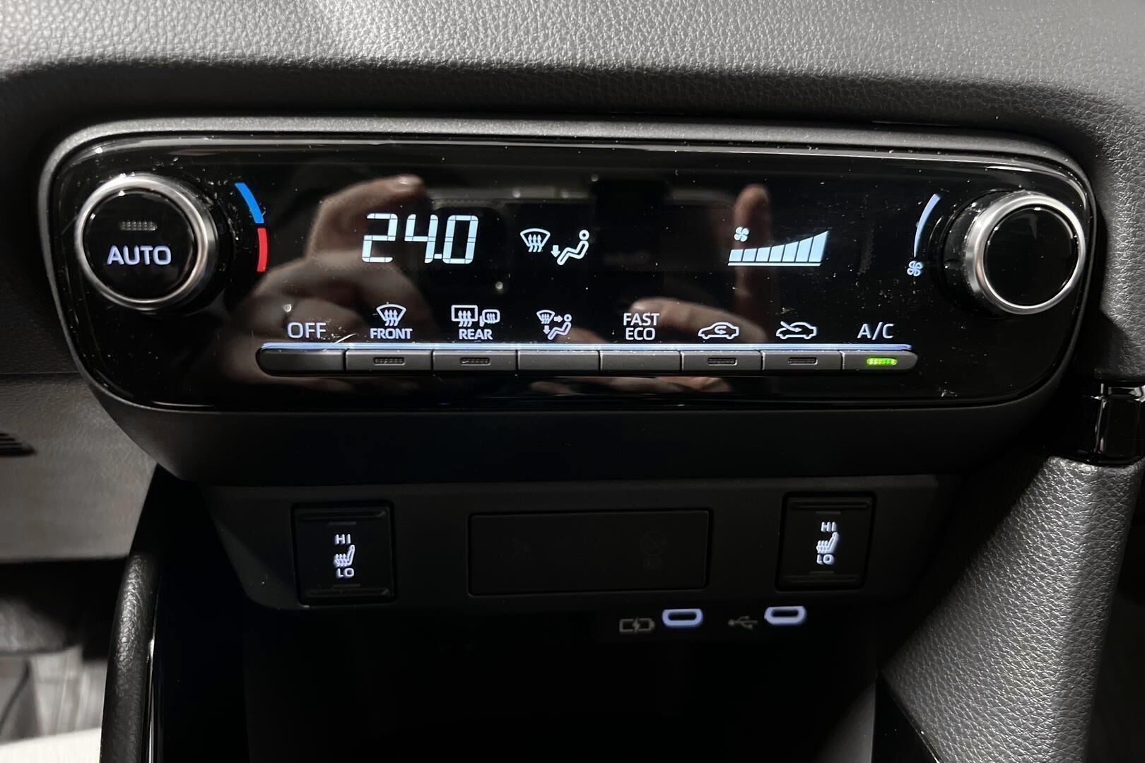 Toyota Yaris iso kuva 15