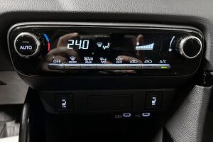 Toyota Yaris esikatselu 15