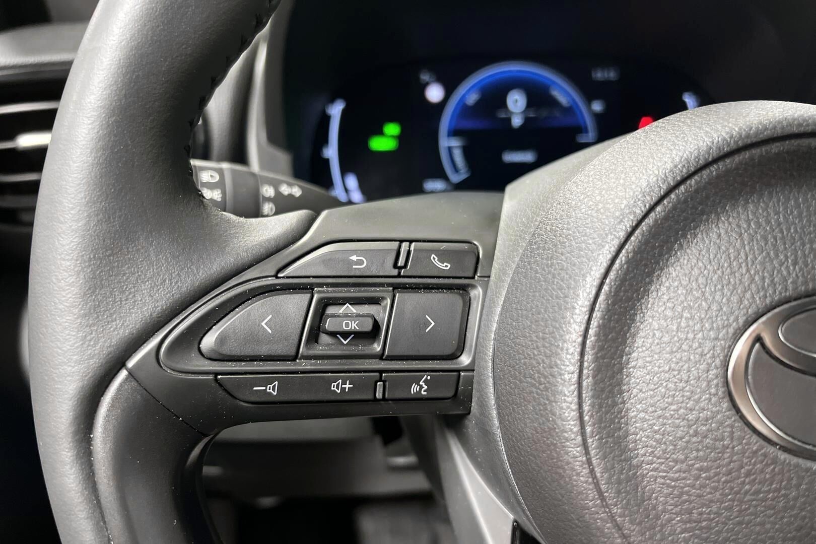 Toyota Yaris iso kuva 16