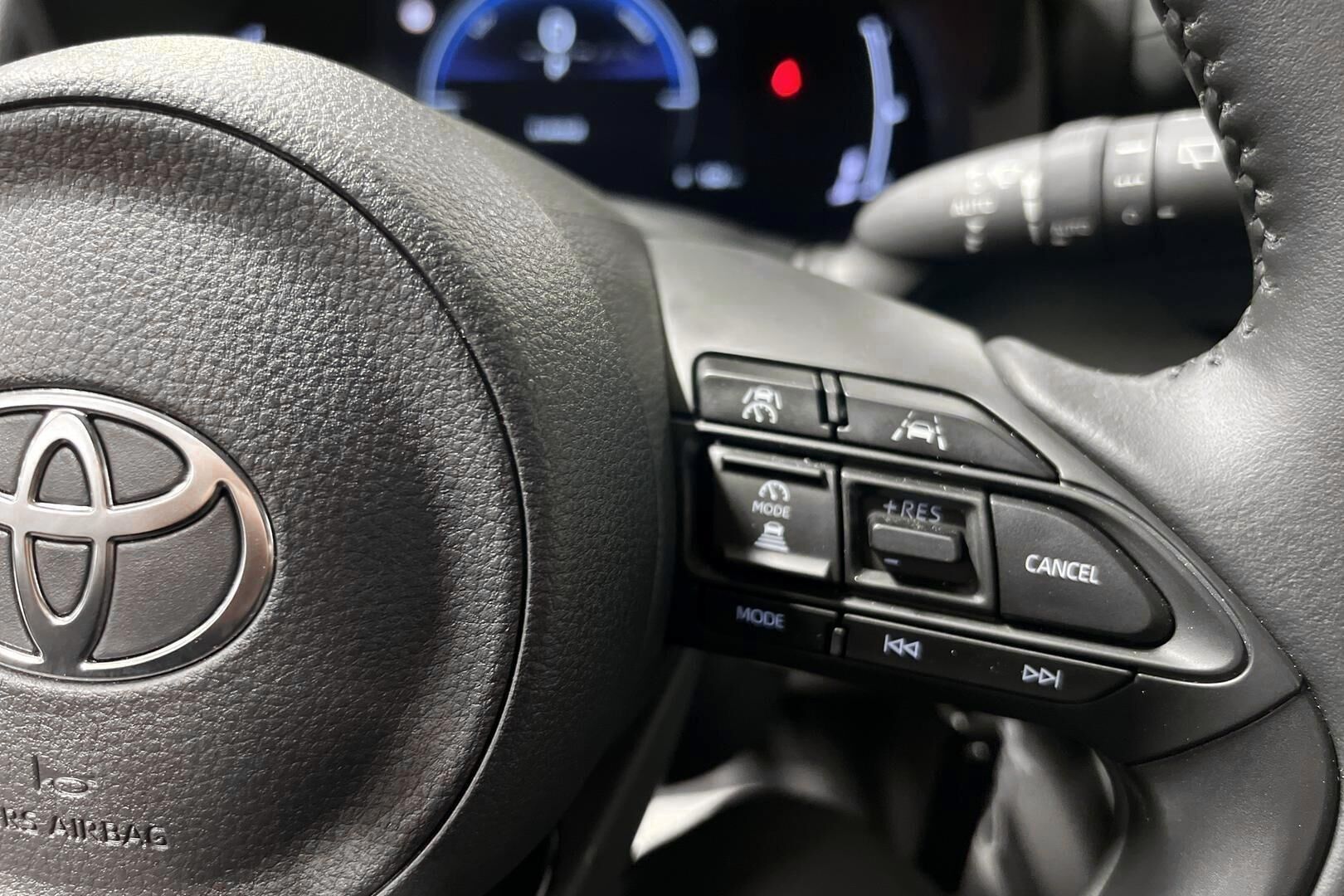 Toyota Yaris iso kuva 17