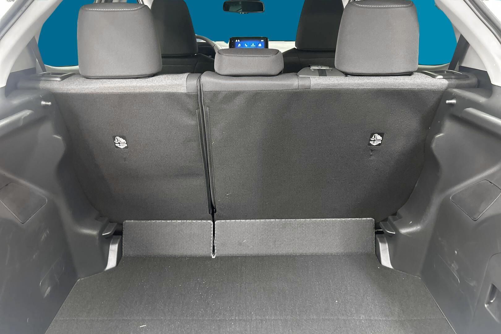 Toyota Yaris iso kuva 11