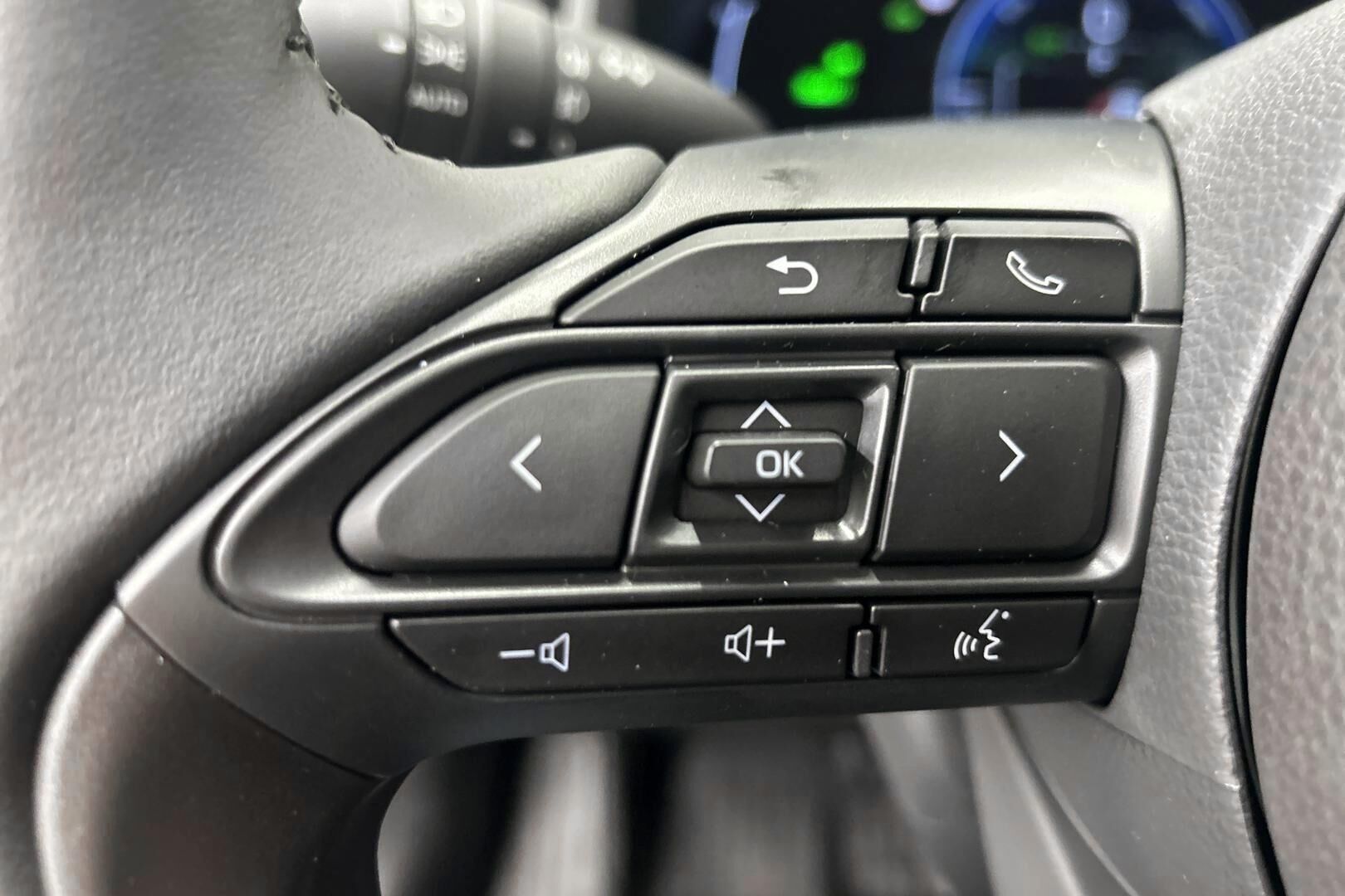 Toyota Yaris iso kuva 14