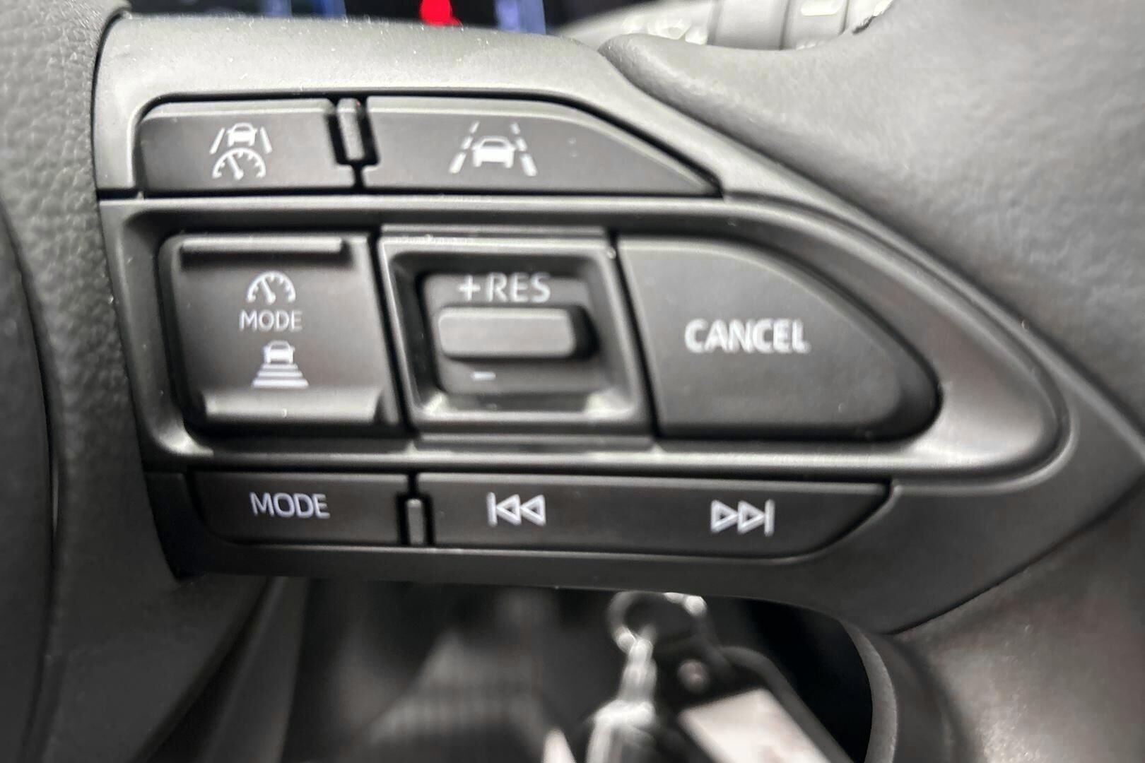 Toyota Yaris iso kuva 15