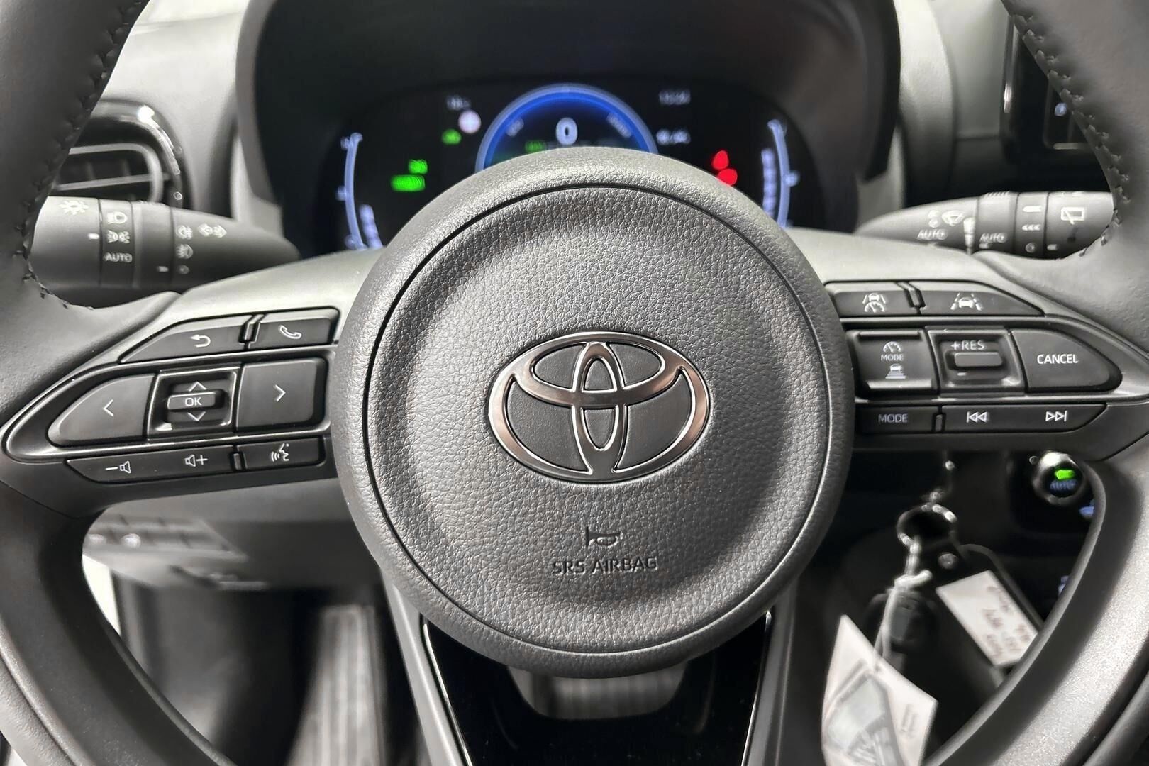 Toyota Yaris iso kuva 17