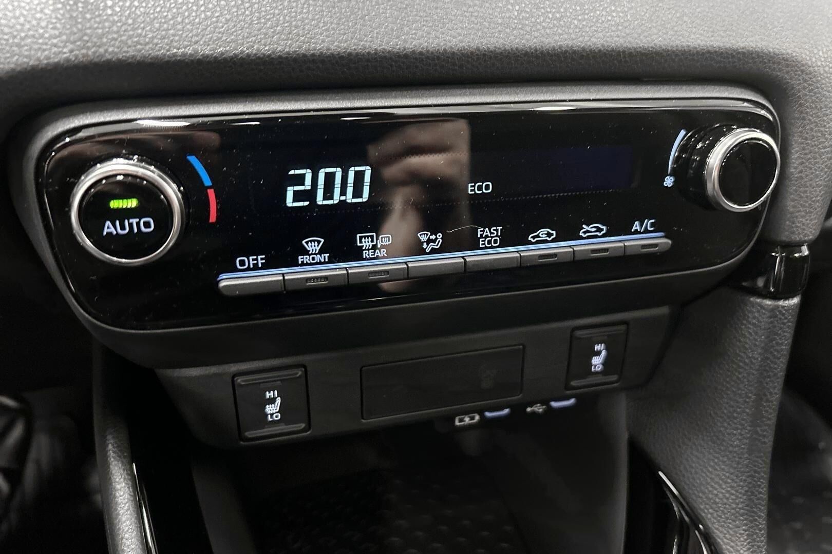 Toyota Yaris iso kuva 20