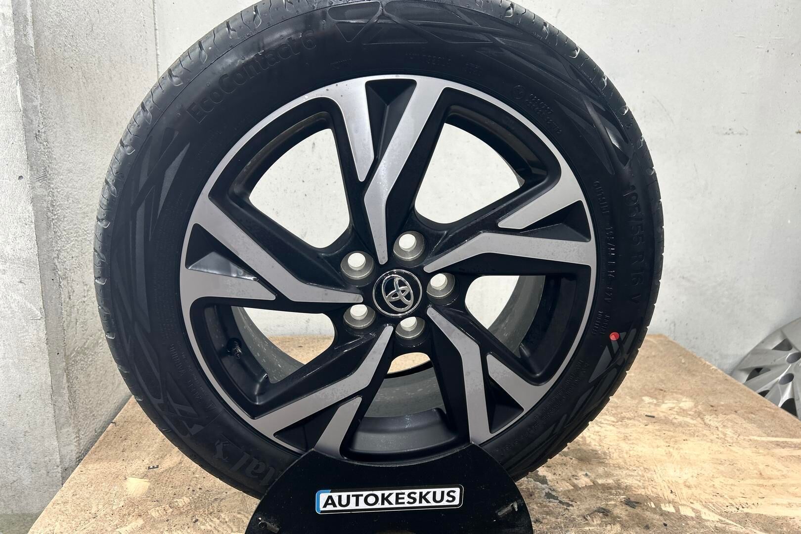 Toyota Yaris iso kuva 22