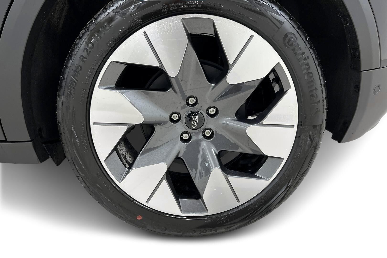 Ford Explorer iso kuva 12