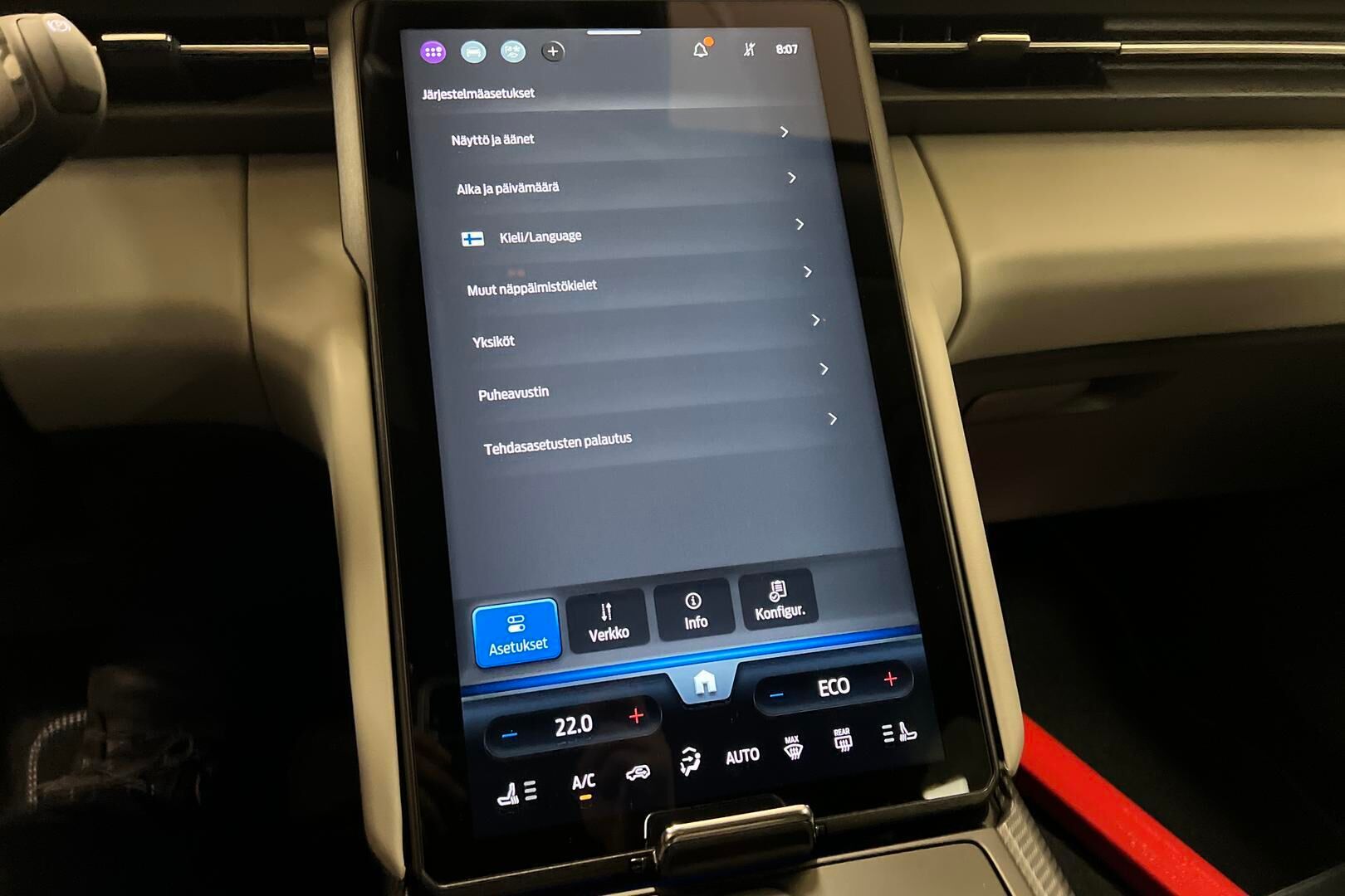 Ford Explorer iso kuva 14