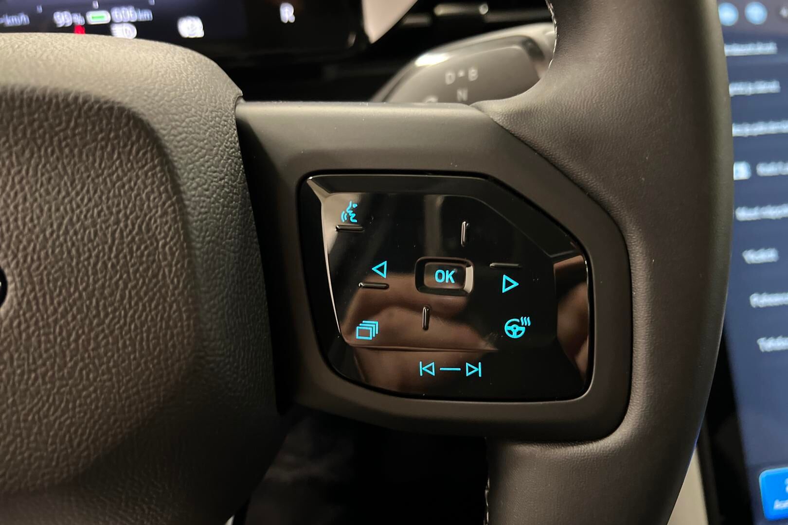 Ford Explorer iso kuva 17