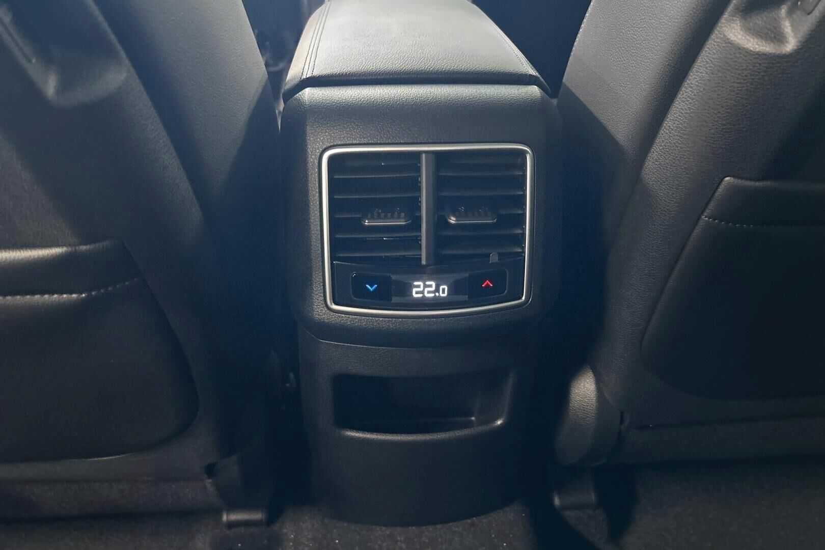 KIA Sportage iso kuva 32