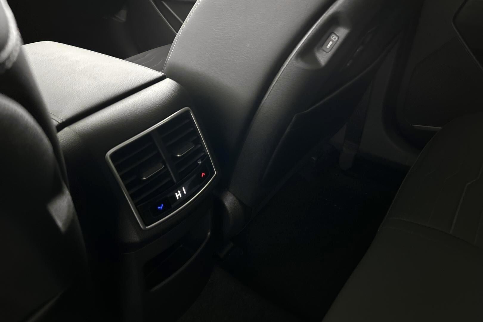 Kia Sportage iso kuva 29