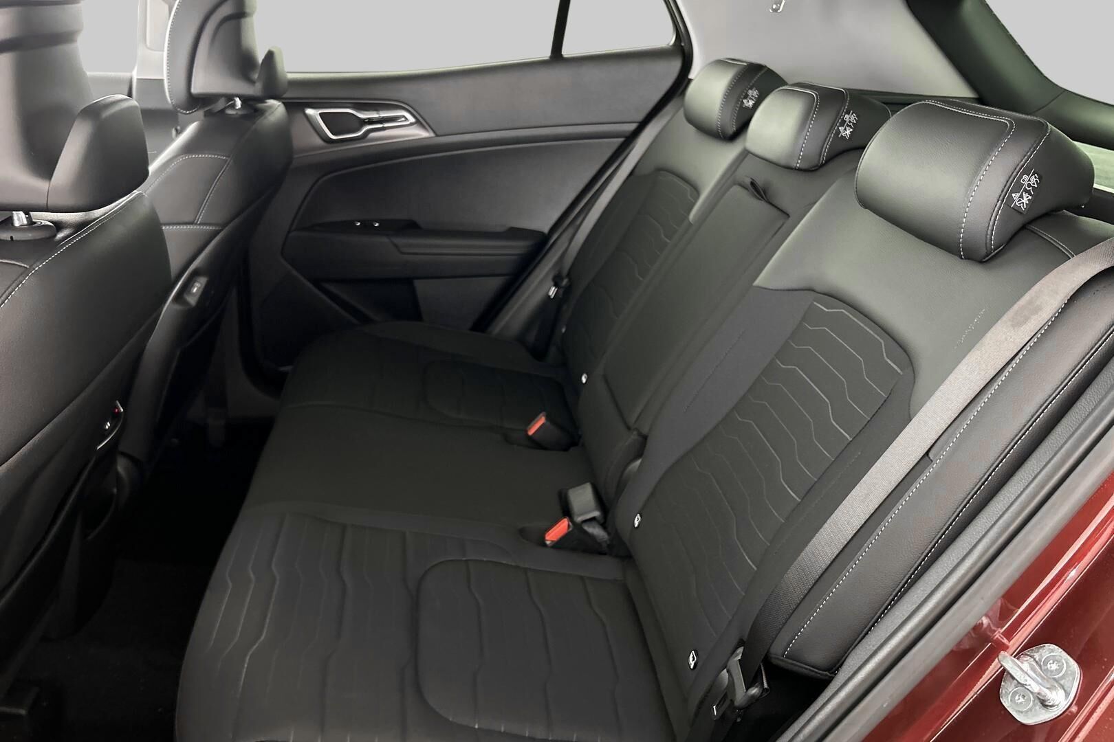 Kia Sportage iso kuva 8