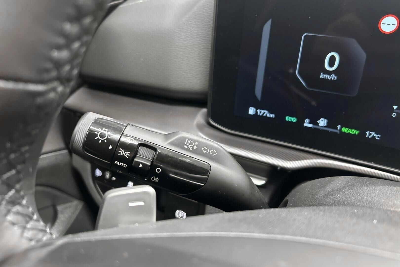 Kia Sportage iso kuva 19