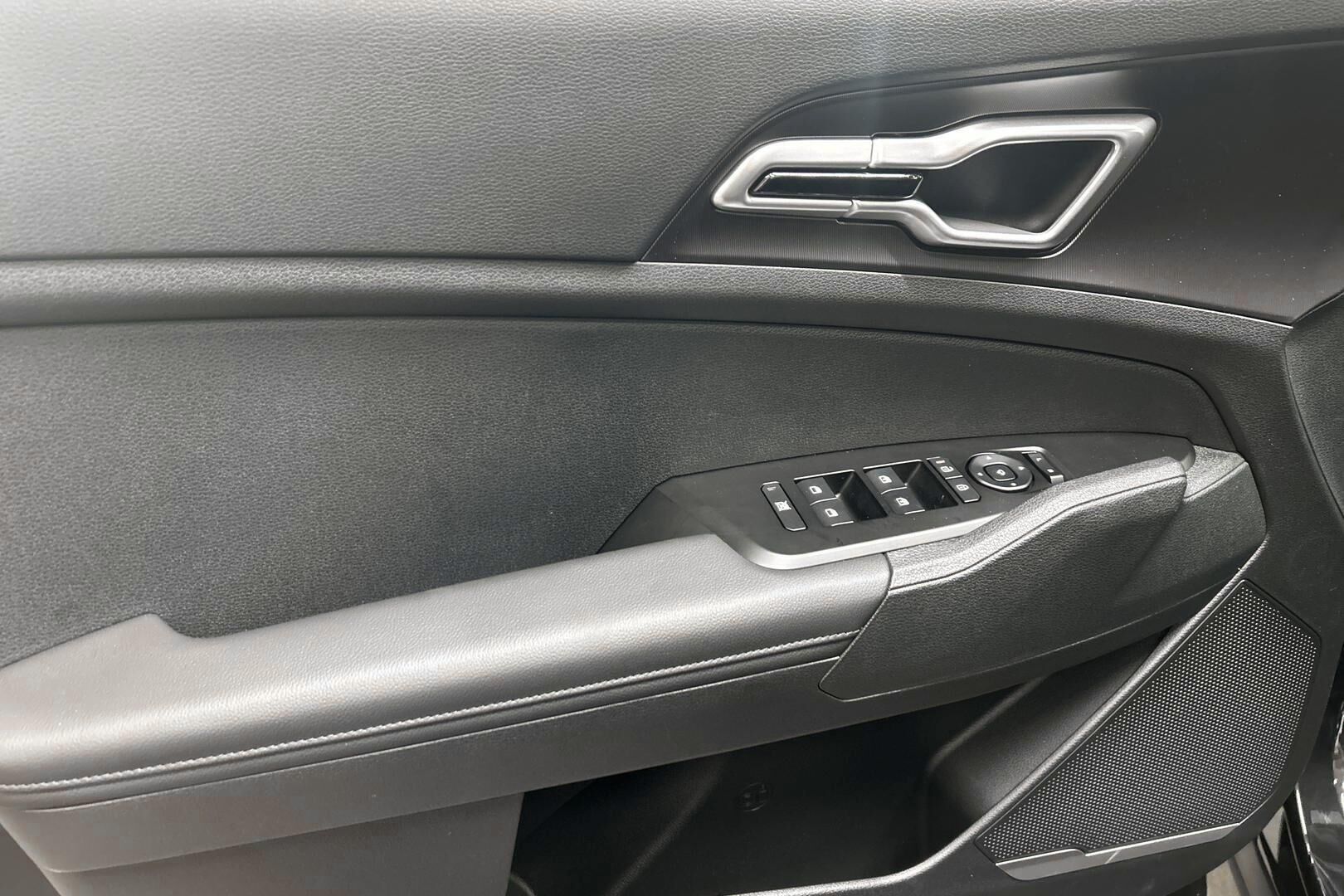 Kia Sportage iso kuva 21