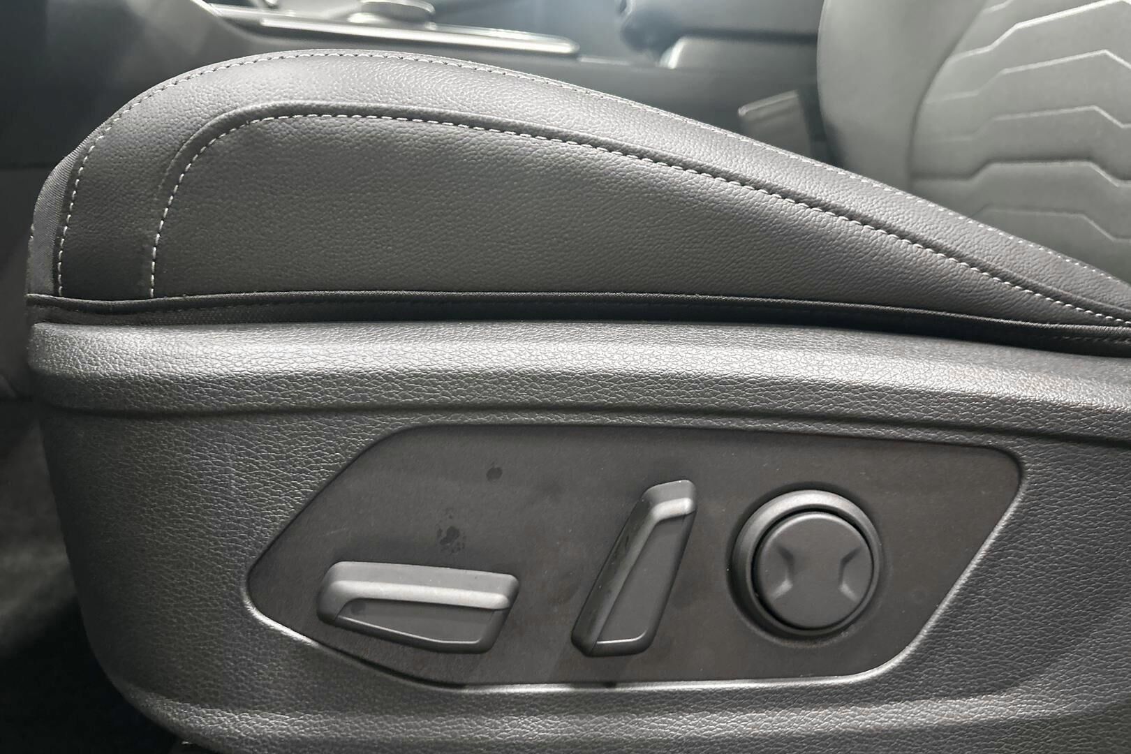 Kia Sportage iso kuva 22