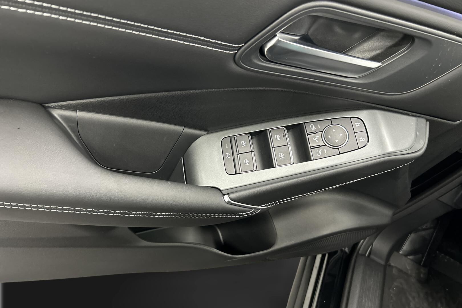 Nissan Qashqai iso kuva 27