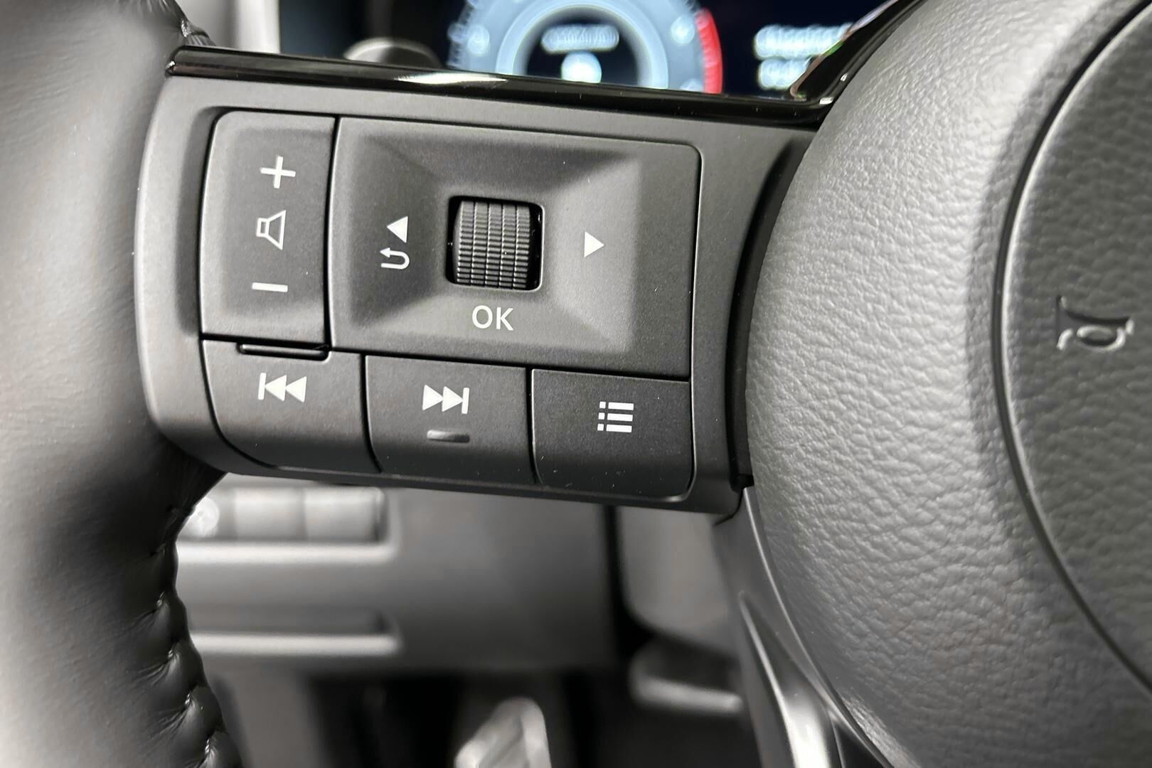 Nissan Qashqai iso kuva 14