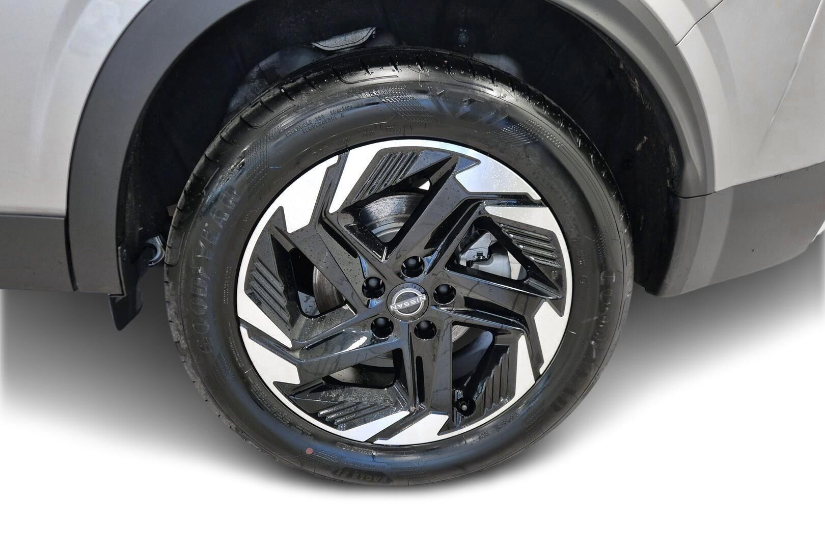 Nissan Qashqai iso kuva 10