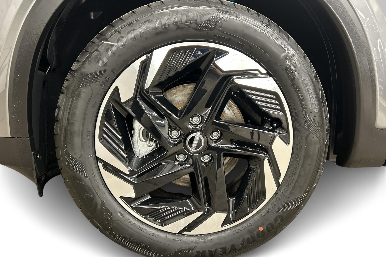 Nissan Qashqai iso kuva 12