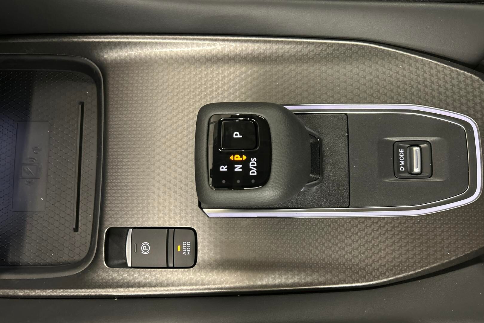 Nissan Qashqai iso kuva 16