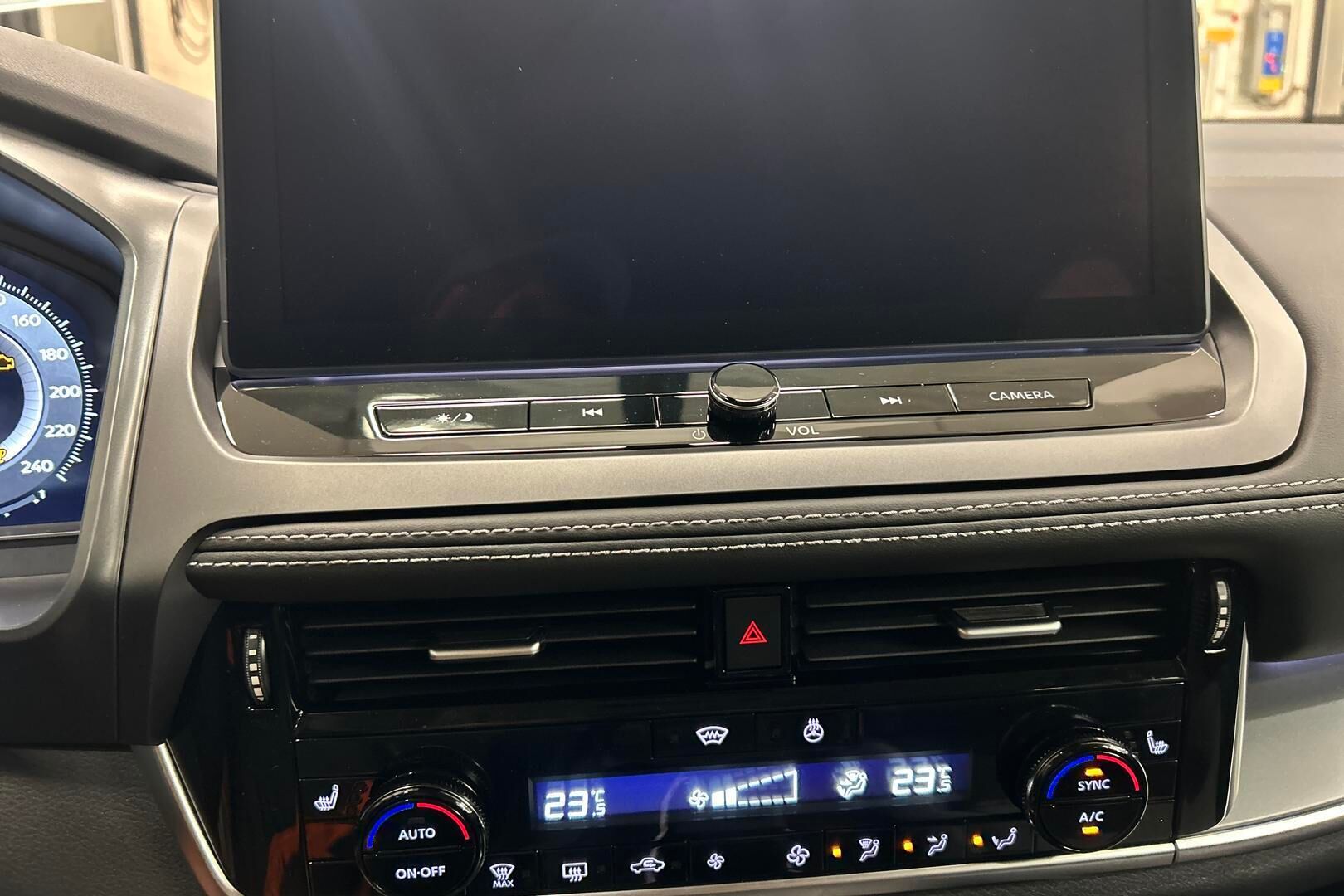 Nissan Qashqai iso kuva 13