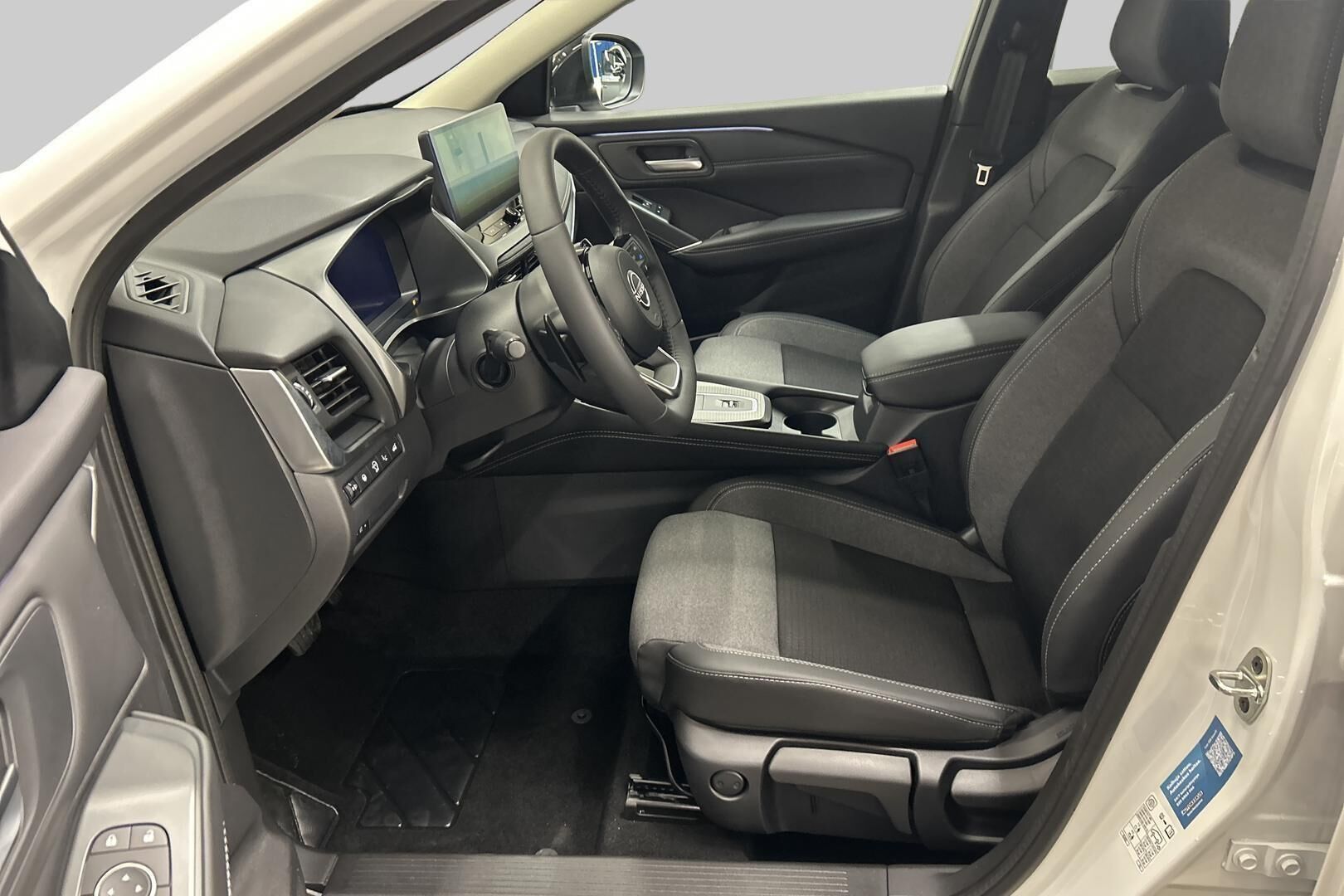 Nissan Qashqai iso kuva 8