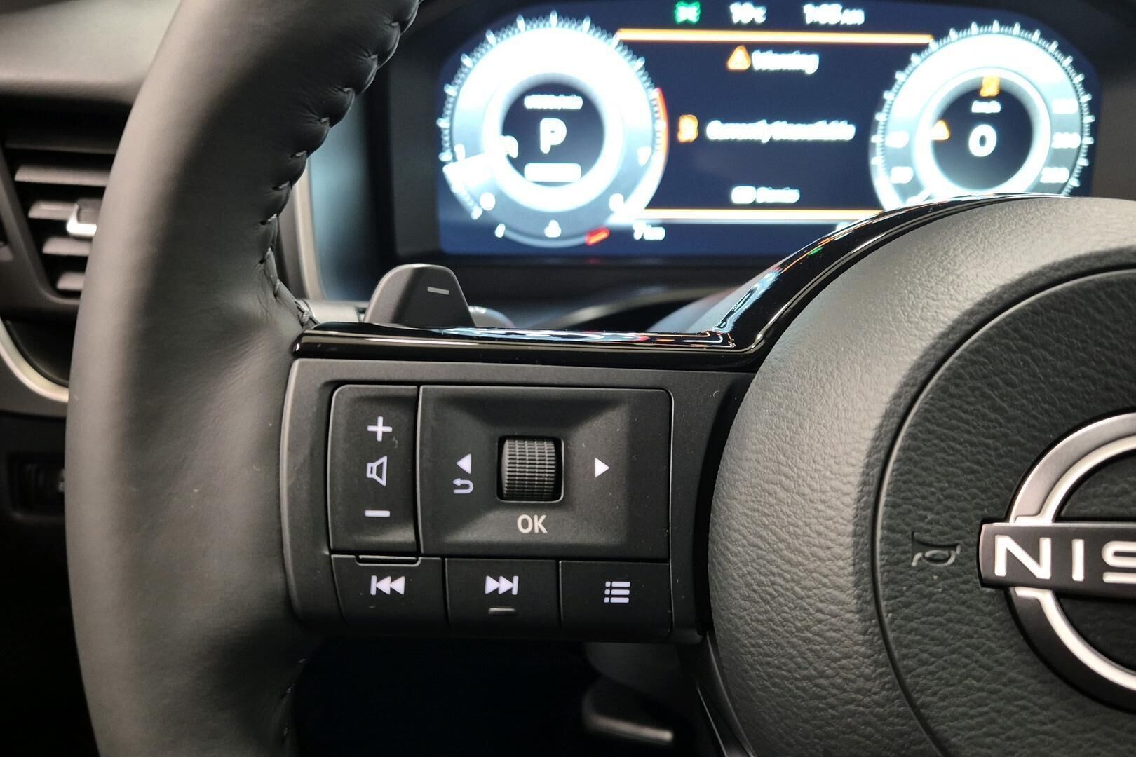 Nissan Qashqai iso kuva 10