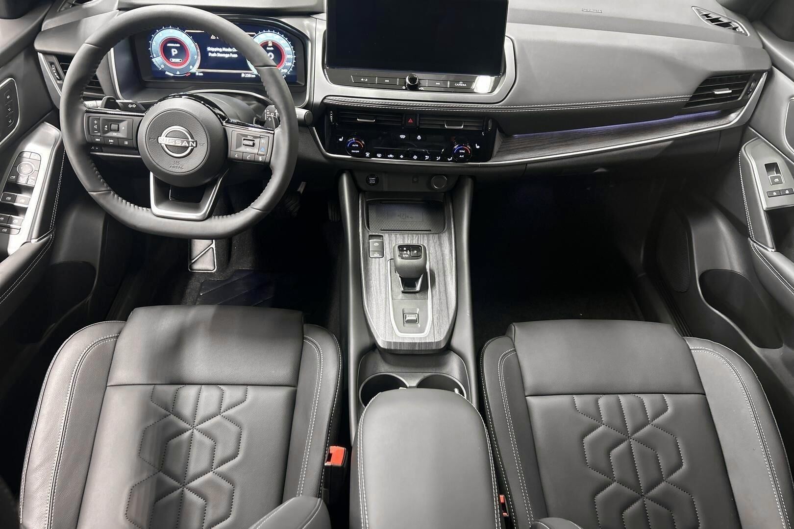 Nissan Qashqai iso kuva 10