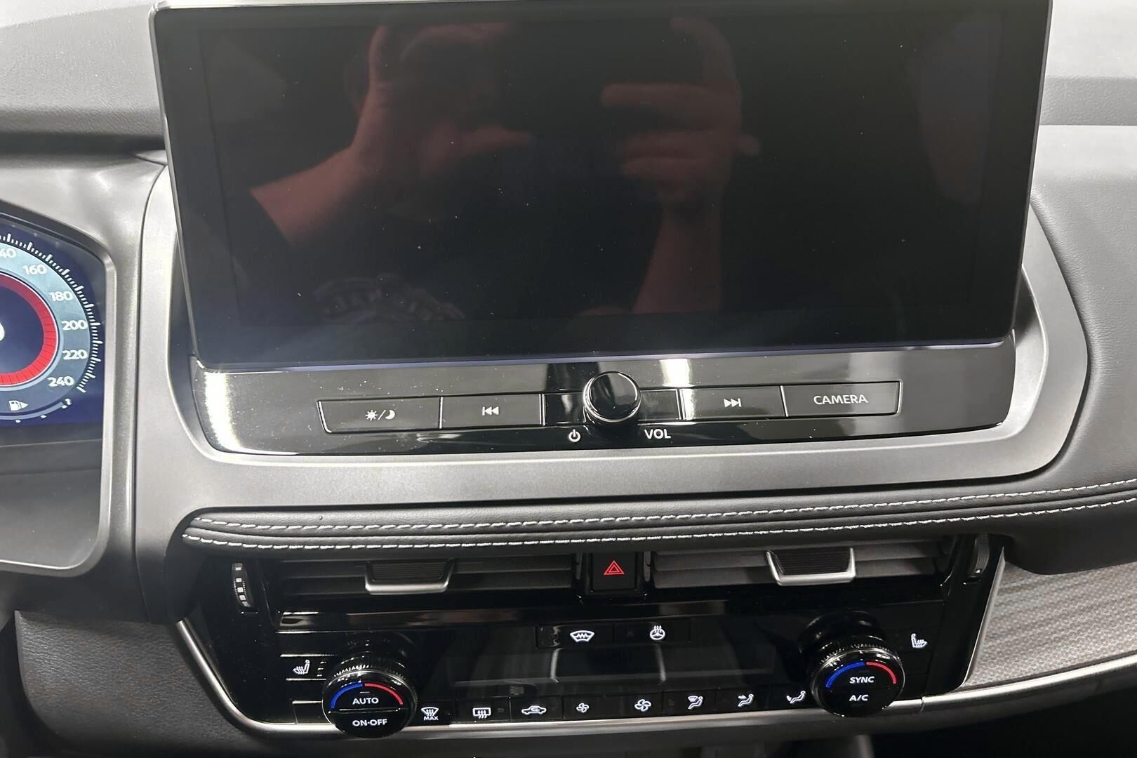 Nissan Qashqai iso kuva 16
