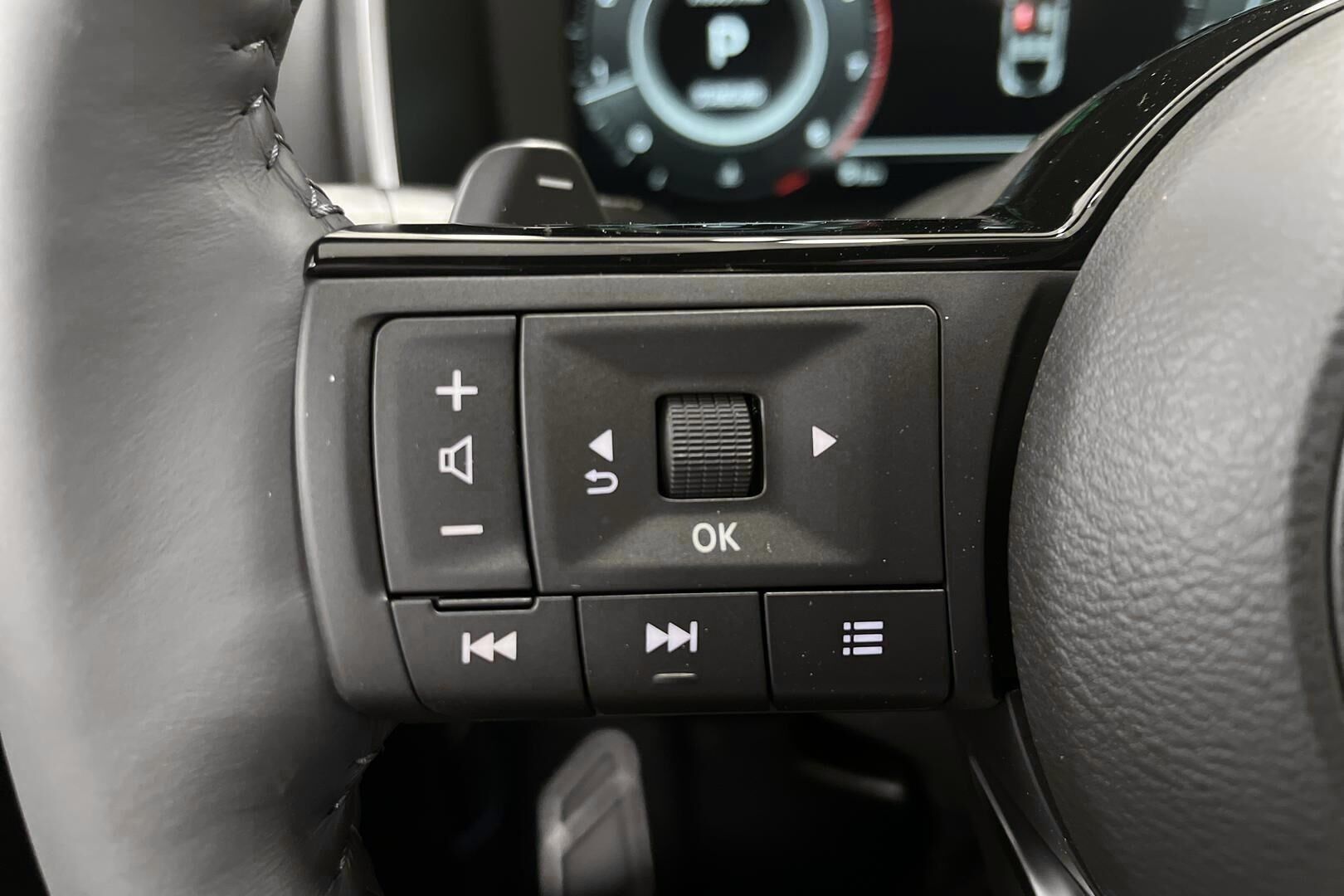 Nissan Qashqai iso kuva 14