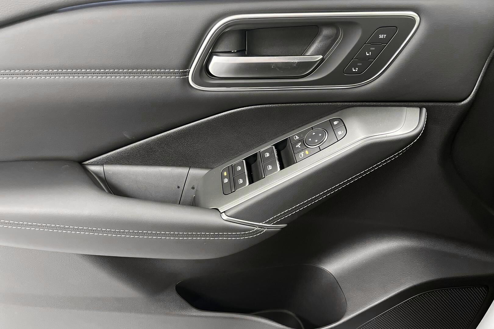 Nissan Qashqai iso kuva 15