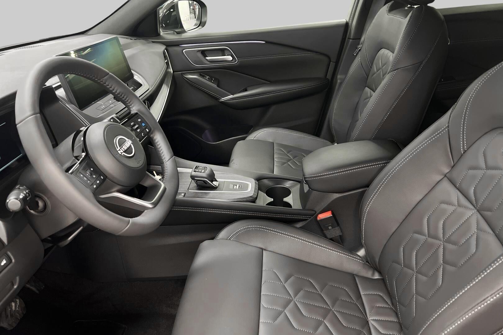 Nissan Qashqai iso kuva 6