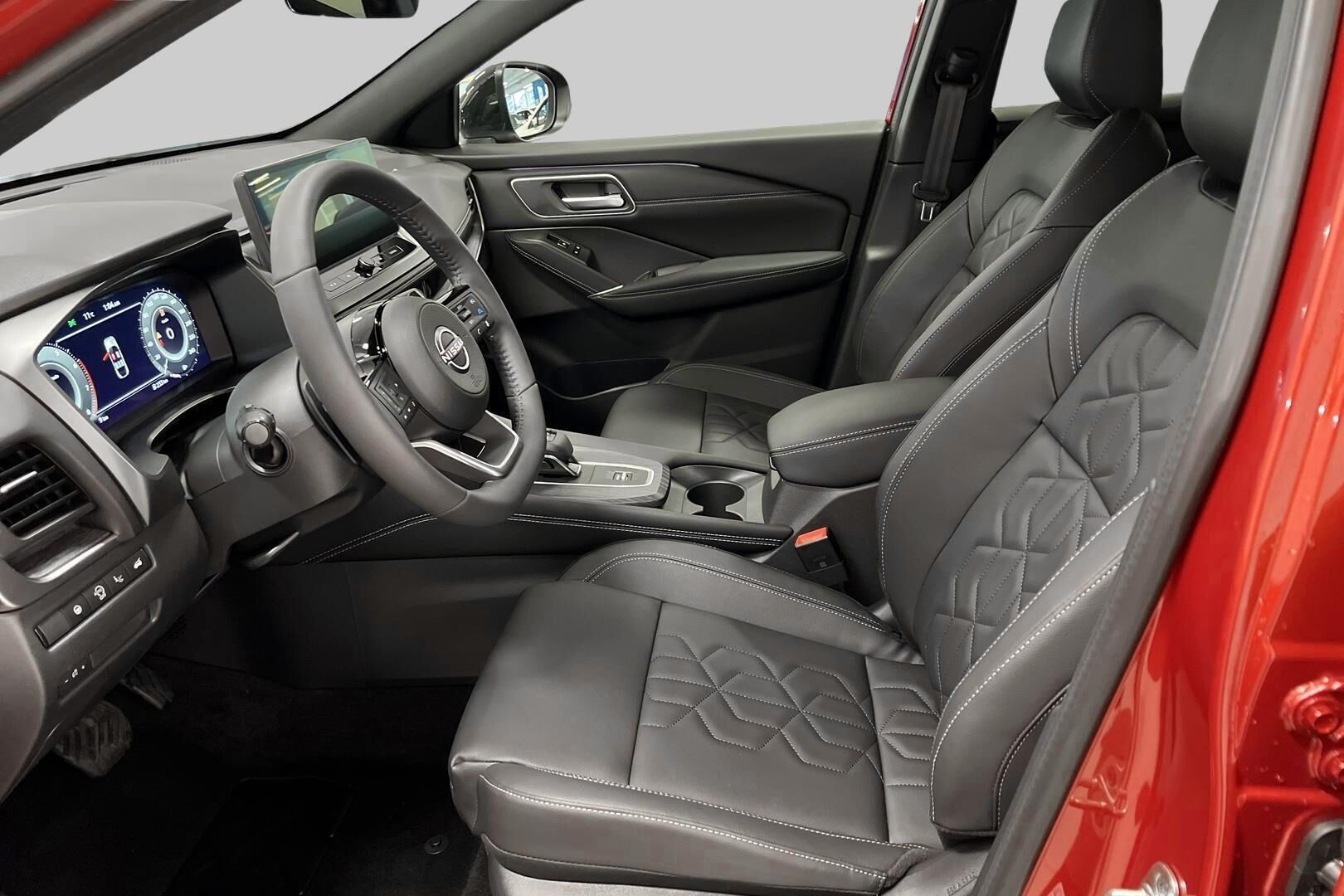 Nissan Qashqai iso kuva 8