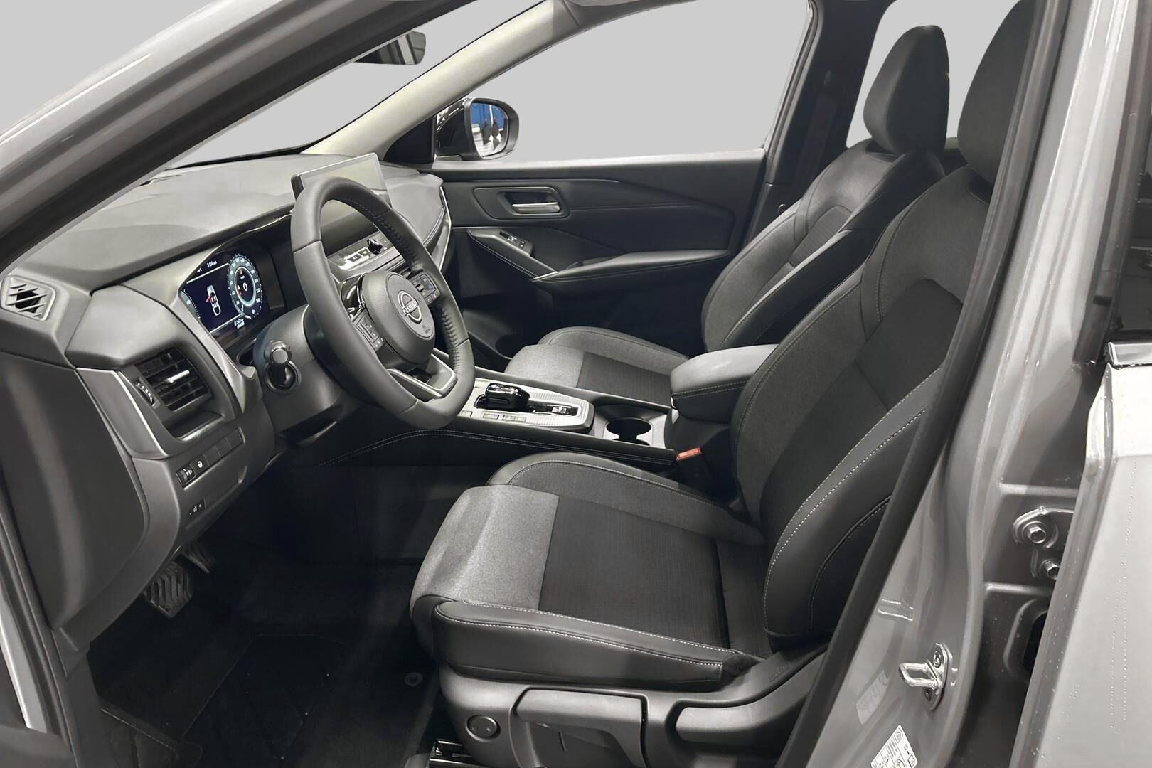 Nissan Qashqai iso kuva 8