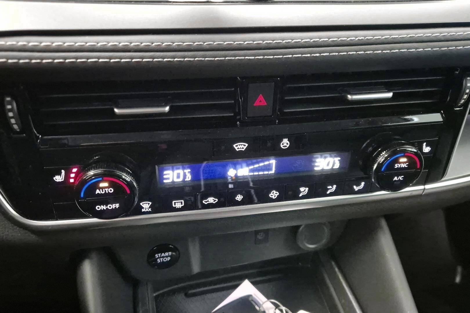 Nissan Qashqai iso kuva 15