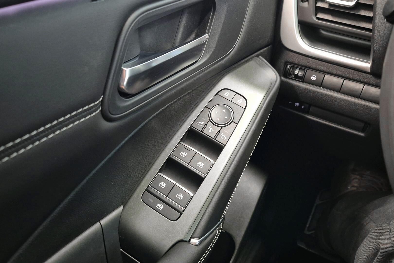 Nissan Qashqai iso kuva 19