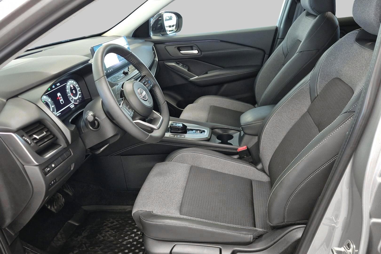 Nissan Qashqai iso kuva 8