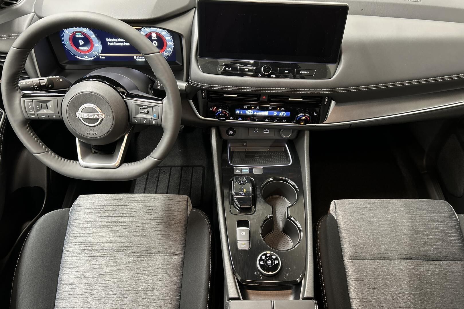 Nissan X-Trail iso kuva 13