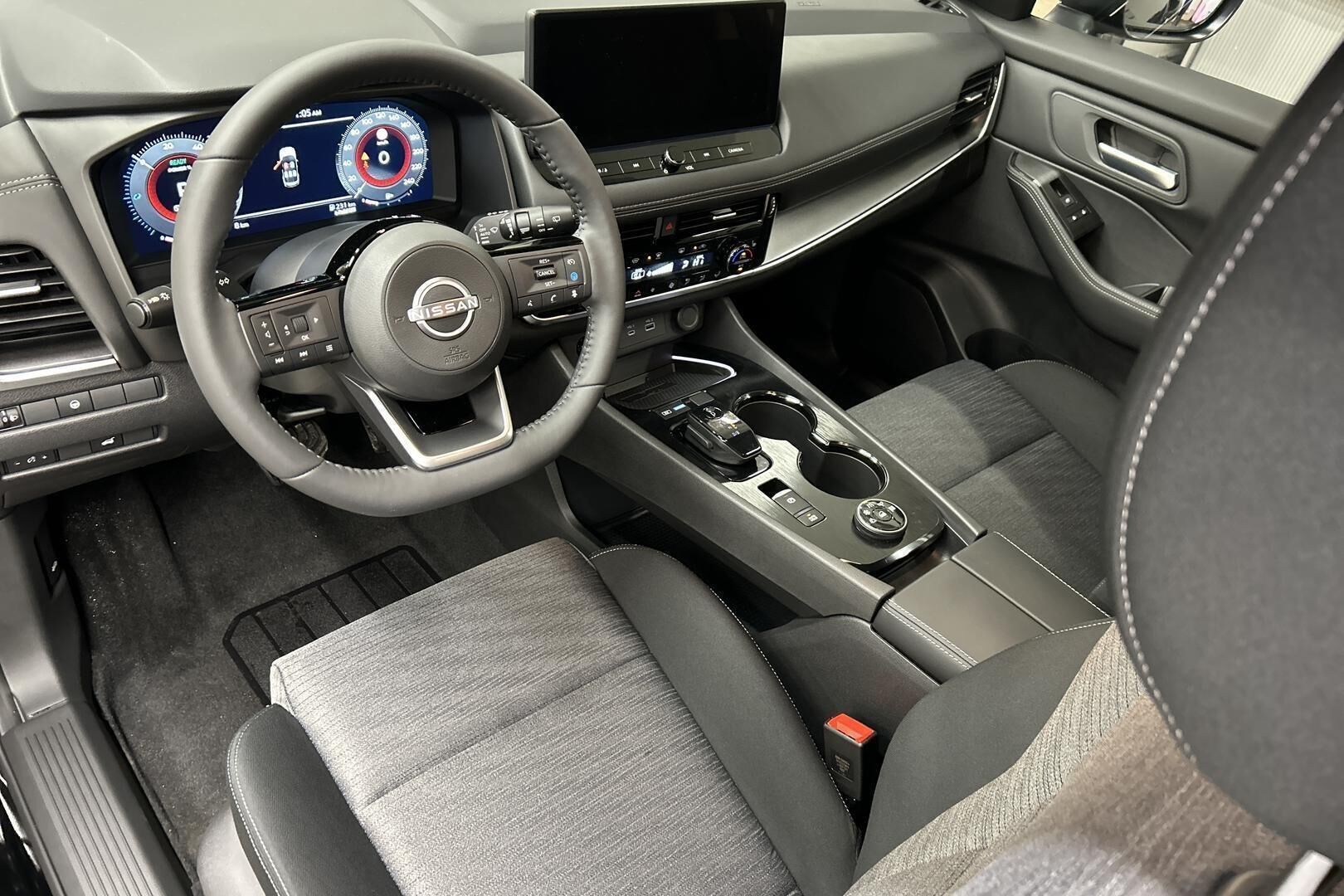 Nissan X-Trail iso kuva 12