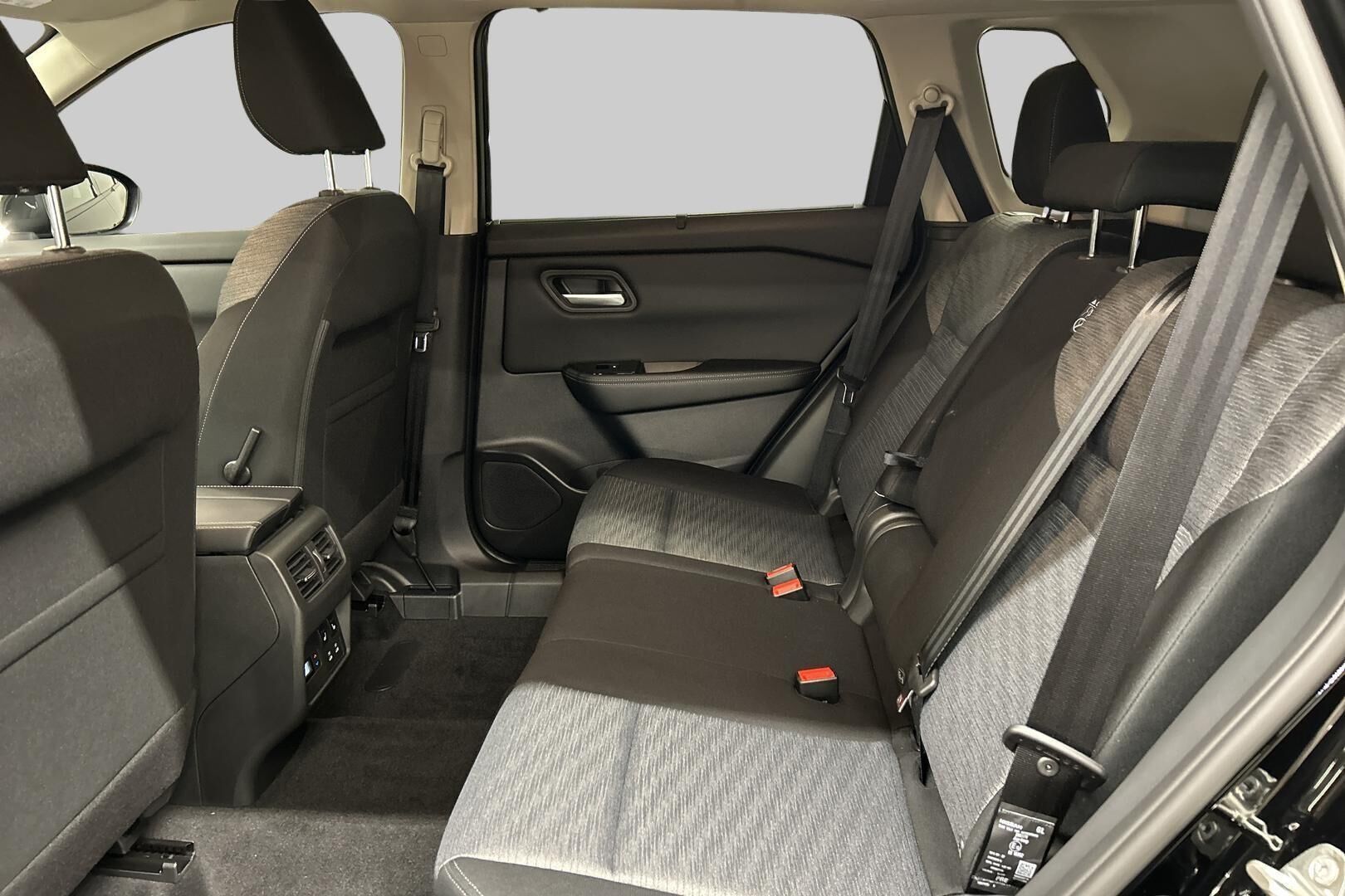 Nissan X-Trail iso kuva 0