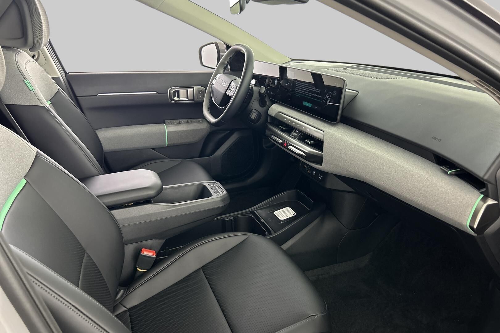 Kia EV4 iso kuva 29