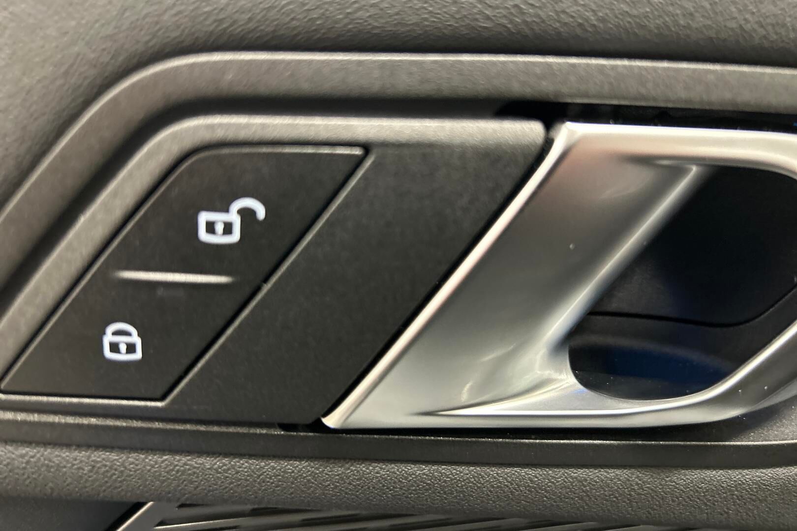 BMW 1-SARJA iso kuva 15