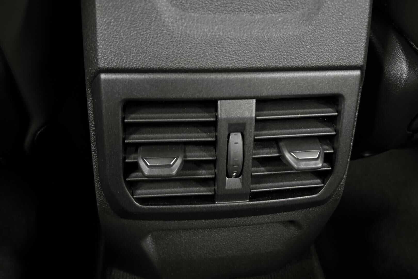 BMW 1-SARJA iso kuva 18